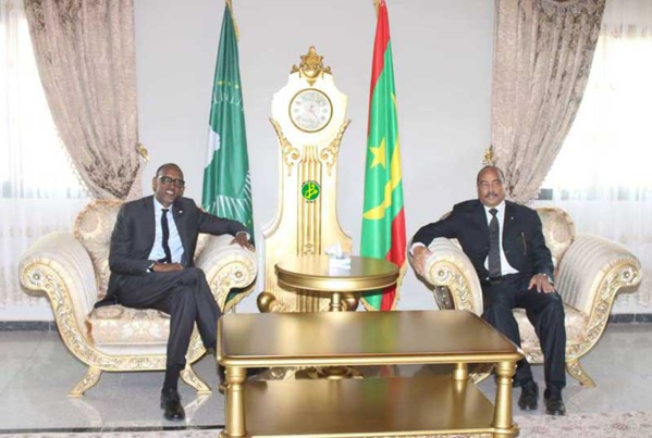 Entretiens en tête-à-tête du Président de la République avec son homologue rwandais Entretiens en tête-à-tête du Président de la République avec son homologue rwandais