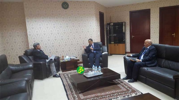 Le ministre des Affaires étrangères et de la coopération reçoit l'ambassadeur, chef de la Délégation de l'Union Européenne Le ministre des Affaires étrangères et de la coopération reçoit l'ambassadeur, chef de la Délégation de l'Union Européenne