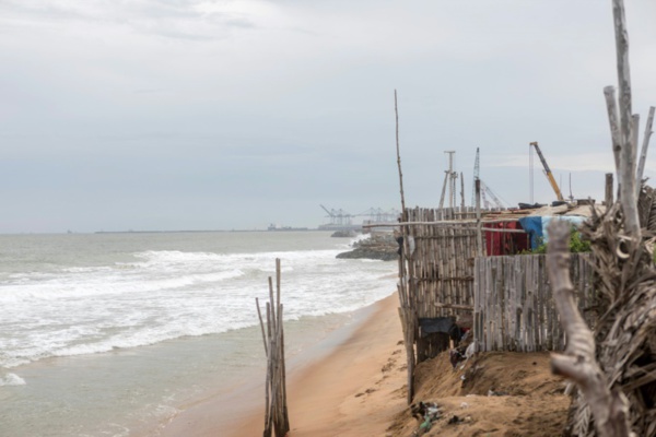 Au Togo, la mer avance et les communautés de pêcheurs doivent quitter les rivages Au Togo, la mer avance et les communautés de pêcheurs doivent quitter les rivages