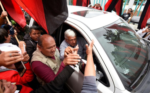 "Peace and love", sans gardes du corps, pour le président élu mexicain "Peace and love", sans gardes du corps, pour le président élu mexicain