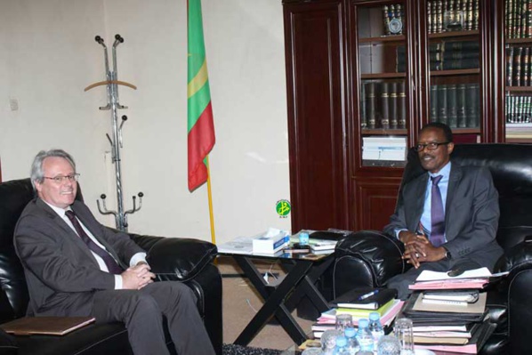 Le ministre de la justice s’entretient avec l’ambassadeur de France Le ministre de la justice s’entretient avec l’ambassadeur de France