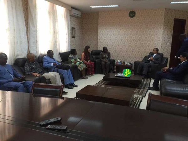Le ministre des affaires étrangères reçoit une mission de l’union Africaine Le ministre des affaires étrangères reçoit une mission de l’union Africaine