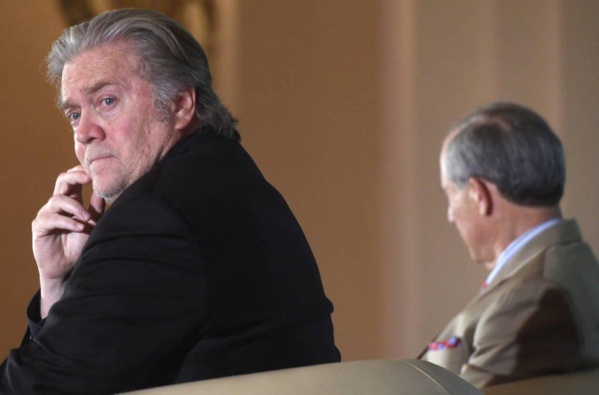 Des amis devenus ennemis: l'itinéraire compliqué de proches de Trump
