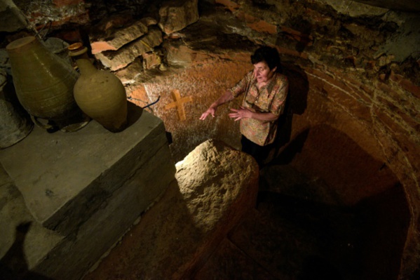 En Arménie, un labyrinthe creusé par un homme "guidé par le Ciel" attire les touristes