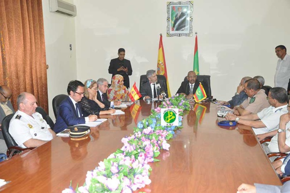 Le ministre de l’Intérieur et de la Décentralisation tient une réunion de travail avec son homologue espagnol Le ministre de l’Intérieur et de la Décentralisation tient une réunion de travail avec son homologue espagnol