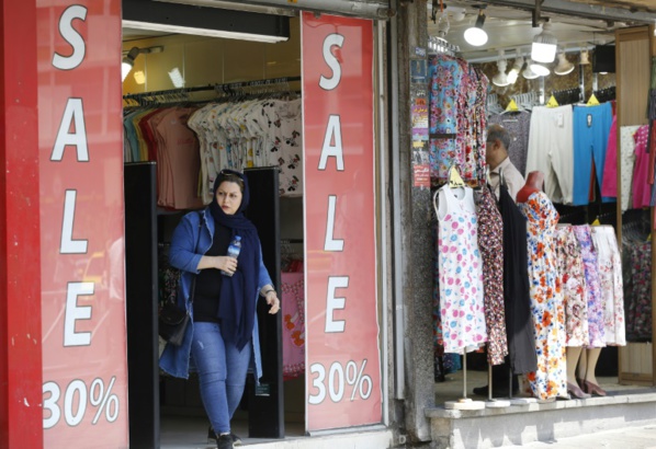 L'Iran frappé par des sanctions américaines, Rohani crie à la "guerre psychologique"