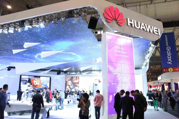 Smartphones: Huawei, le "loup" chinois qui a détrôné Apple et rêve du 1er rang mondial