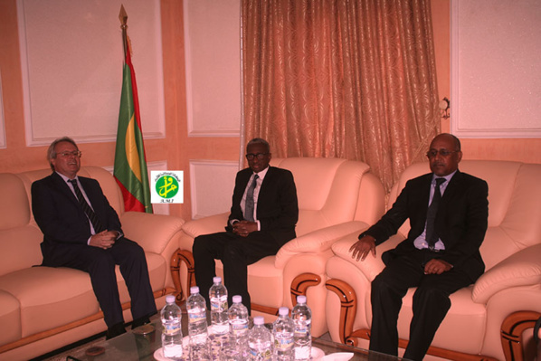 Le ministre de la défense nationale s’entretient avec l’ambassadeur de France Le ministre de la défense nationale s’entretient avec l’ambassadeur de France