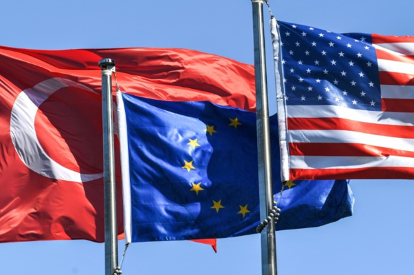 Ankara et Washington échangent de nouvelles menaces, la livre ploie