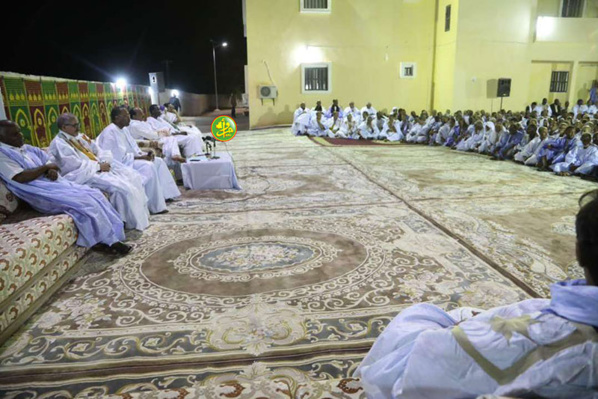 Le Président de la République se réunit avec les cadres de la wilaya de l’Adrar