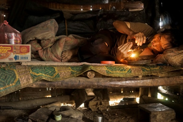 L'opium, refuge pour les tribus montagnardes du Laos L'opium, refuge pour les tribus montagnardes du Laos