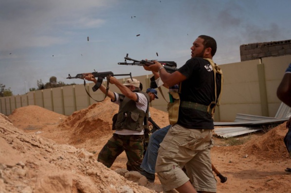 Libye: attaque contre le siège de la compagnie nationale de pétrole à Tripoli (sécurité) Libye: attaque contre le siège de la compagnie nationale de pétrole à Tripoli (sécurité)