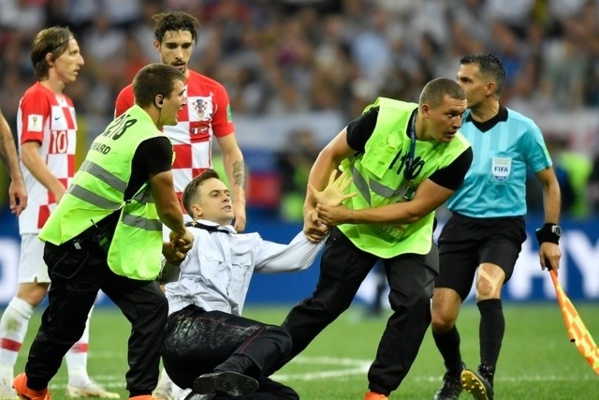 Russie: un membre des Pussy Riot hospitalisé dans un état grave Russie: un membre des Pussy Riot hospitalisé dans un état grave