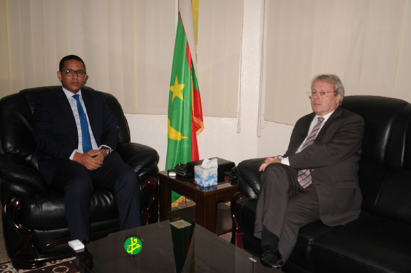 Le ministre du Pétrole, de l'Energie et des Mines reçoit l’ambassadeur de France Le ministre du Pétrole, de l'Energie et des Mines reçoit l’ambassadeur de France