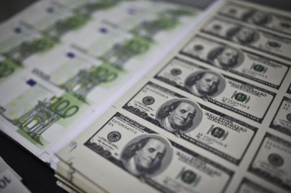 L'euro se renforce face au dollar, les tensions commerciales s'apaisent