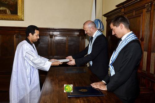 Notre ambassadeur à San Marino présente ses lettres de créances aux deux gouverneurs du pays Notre ambassadeur à San Marino présente ses lettres de créances aux deux gouverneurs du pays