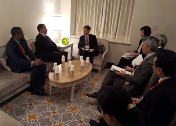 Le ministre des affaires étrangères rencontre le président de la JICA Le ministre des affaires étrangères rencontre le président de la JICA