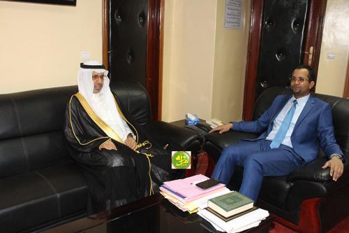 Le ministre des affaires islamiques reçoit l’ambassadeur d’Arabie Saoudite Le ministre des affaires islamiques reçoit l’ambassadeur d’Arabie Saoudite