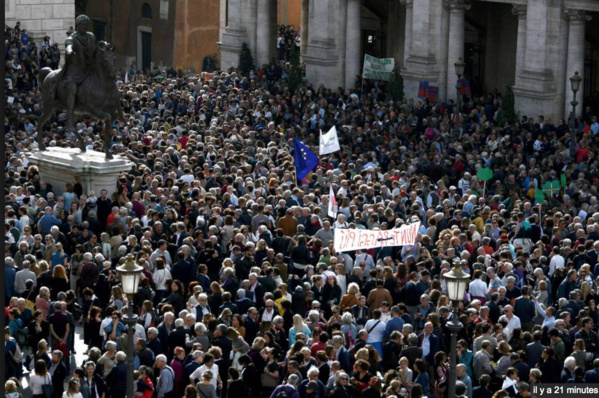 Des milliers de manifestants contre les dégradations à Rome