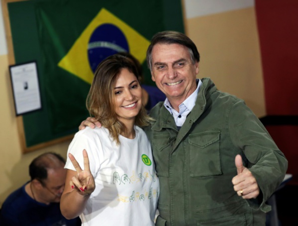 Bolsonaro élu président "pour changer le destin du Brésil"
