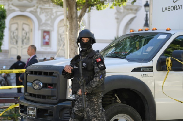 Attentat de Tunis: un acte "isolé" et "artisanal", selon les autorités