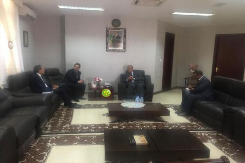 Le ministre des affaires étrangères s’entretient avec son homologue marocain Le ministre des affaires étrangères s’entretient avec son homologue marocain