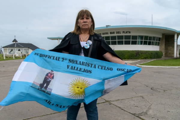 Argentine: un an après, le douloureux mystère du sous-marin disparu