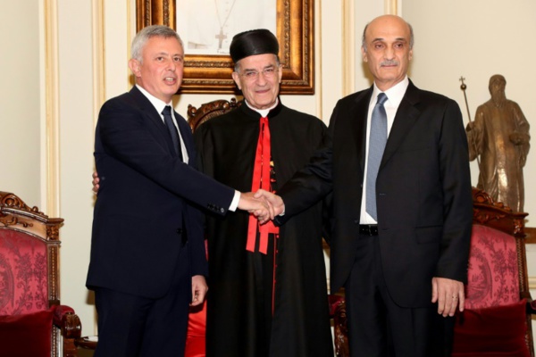 Liban: deux leaders chrétiens de la guerre civile tournent la page d'une discorde meurtrière Liban: deux leaders chrétiens de la guerre civile tournent la page d'une discorde meurtrière