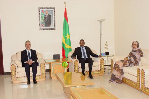 Le Premier Ministre reçoit l’ambassadeur de France Le Premier Ministre reçoit l’ambassadeur de France