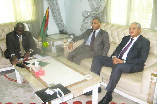 Le ministre de l’Enseignement supérieur reçoit en audience l’ambassadeur de Tunisie