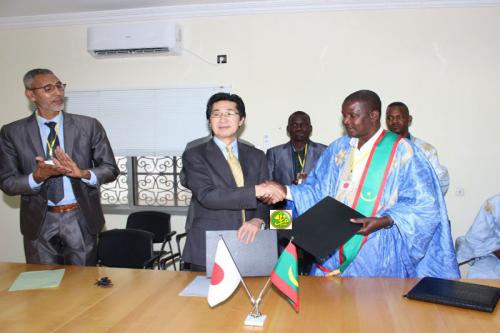Signature d’un contrat de don relatif au Projet d’Aménagement du Collège de Beilouguet Litame Signature d’un contrat de don relatif au Projet d’Aménagement du Collège de Beilouguet Litame