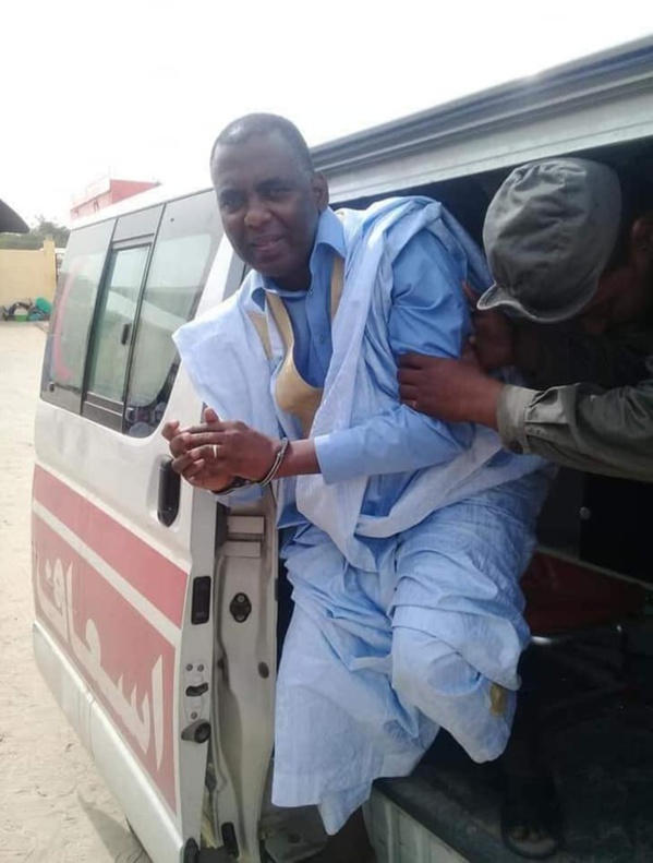 Biram menotté et évacué au centre de cardiologie Biram menotté et évacué au centre de cardiologie