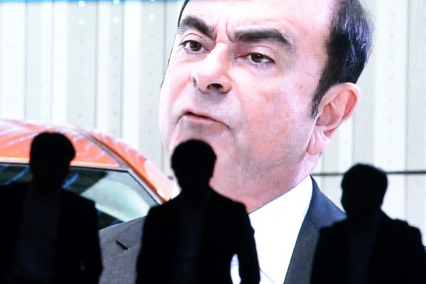 Carlos Ghosn, inculpé au Japon, reste en prison