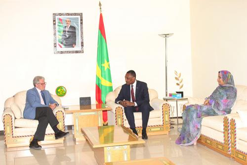 Le Premier ministre reçoit l’ambassadeur d’Espagne Le Premier ministre reçoit l’ambassadeur d’Espagne
