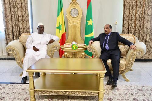 Le Président de la République s'entretient en-tête-à-tête avec son homologue sénégalais Le Président de la République s'entretient en-tête-à-tête avec son homologue sénégalais