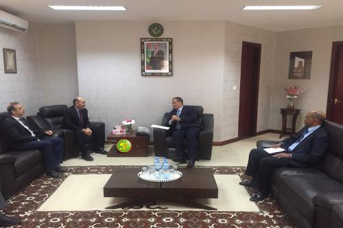 Le ministre des affaires étrangères reçoit les copies figurées des lettres de créance du nouvel ambassadeur de Palestine Le ministre des affaires étrangères reçoit les copies figurées des lettres de créance du nouvel ambassadeur de Palestine