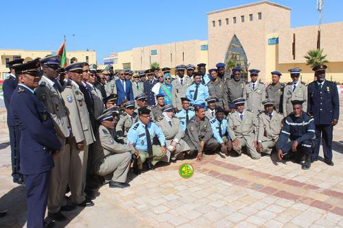 Le ministre de l’intérieur décore certains fonctionnaires de son département Le ministre de l’intérieur décore certains fonctionnaires de son département