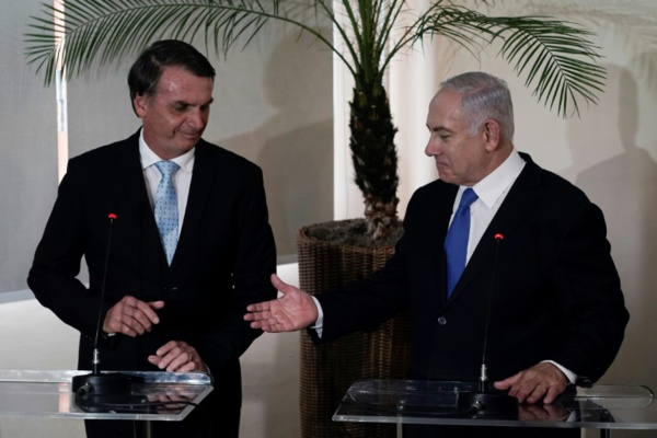 Bolsonaro et Netanyahu saluent une nouvelle "fraternité" entre le Brésil et Israël Bolsonaro et Netanyahu saluent une nouvelle "fraternité" entre le Brésil et Israël