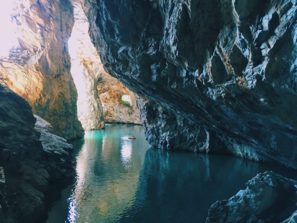 Inde: des plongeurs tentent de retrouver 15 ouvriers piégés dans une mine inondée Inde: des plongeurs tentent de retrouver 15 ouvriers piégés dans une mine inondée