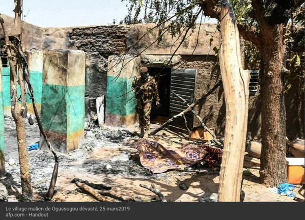 Mali: la peur hante les survivants du village peul ensanglanté par l'immense tuerie Mali: la peur hante les survivants du village peul ensanglanté par l'immense tuerie