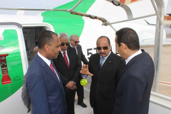 Le Président de la République supervise la cérémonie de réception d'un nouvel avion de type "Ambraer 175 appartenant à la société Mauritania Airlines