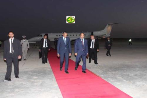 Retour du Président de la République de Tunis après avoir participé à la 30e session ordinaire du sommet arabe Retour du Président de la République de Tunis après avoir participé à la 30e session ordinaire du sommet arabe