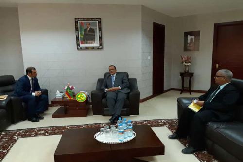 Le ministre des affaires étrangères reçoit le chargé d'affaires de l'ambassade d'Irak en Mauritanie Le ministre des affaires étrangères reçoit le chargé d'affaires de l'ambassade d'Irak en Mauritanie