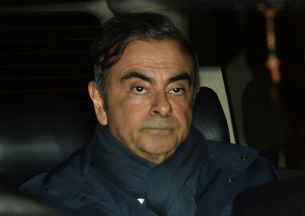 Carlos Ghosn ré-arrêté à Tokyo sur de nouveaux soupçons Carlos Ghosn ré-arrêté à Tokyo sur de nouveaux soupçons