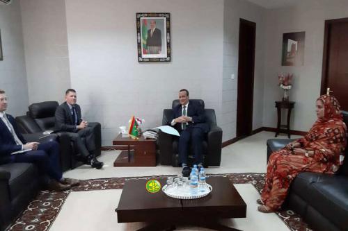 Le ministre des affaires étrangères s’entretient avec l’ambassadeur des États Unis d’Amérique Le ministre des affaires étrangères s’entretient avec l’ambassadeur des États Unis d’Amérique