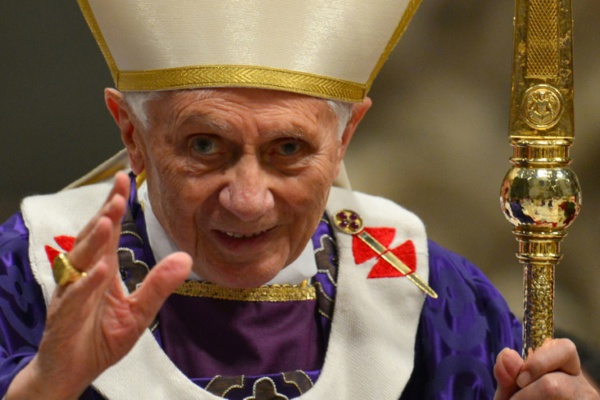 Benoît XVI: les scandales de pédophilie s'expliquent par la révolution des années 60