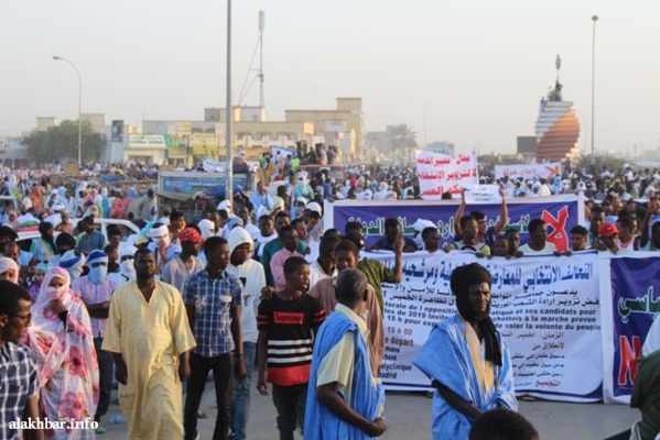 Mauritanie : L’opposition contre le passage du pouvoir d’un général de l’Armée à un autre Mauritanie : L’opposition contre le passage du pouvoir d’un général de l’Armée à un autre