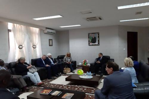 Le ministre des affaires étrangères reçoit l’ambassadrice allemande Le ministre des affaires étrangères reçoit l’ambassadrice allemande