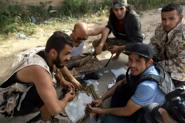 Libye: les combats s'enlisent, la situation humanitaire "empire" Libye: les combats s'enlisent, la situation humanitaire "empire"