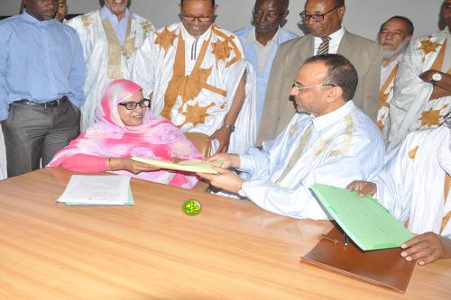 Le conseil constitutionnel reçoit le dossier de candidature de Sidi Mohamed Boubacar Boussalef aux présidentielles de juin prochain Le conseil constitutionnel reçoit le dossier de candidature de Sidi Mohamed Boubacar Boussalef aux présidentielles de juin prochain